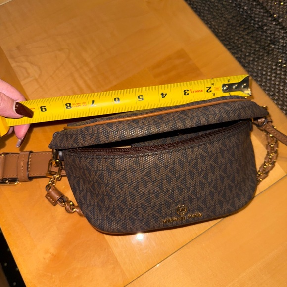 Michael Kors Brown small signature logo sling pak PLUS small matching MK wallet - Picture 1 of 9